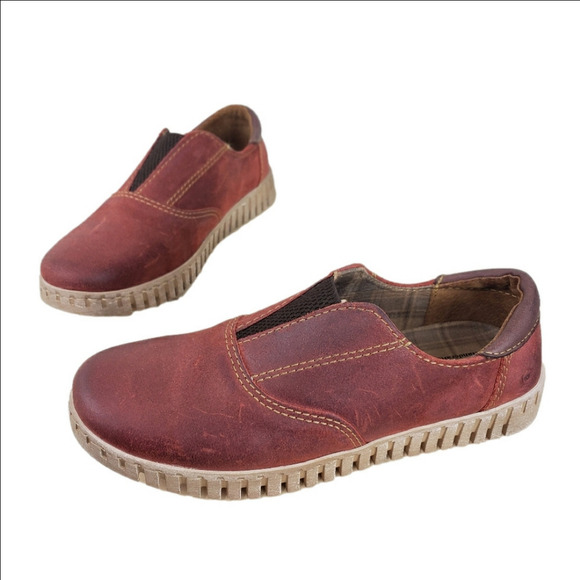 Born Slip on Sneakers Women Size 8 Berua Red Distressed Leather Shoes Boho Retro - Picture 1 of 13